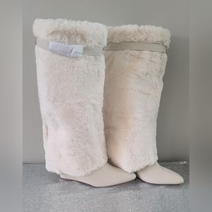 New Cream Fur Shark Like Boots Size 8
